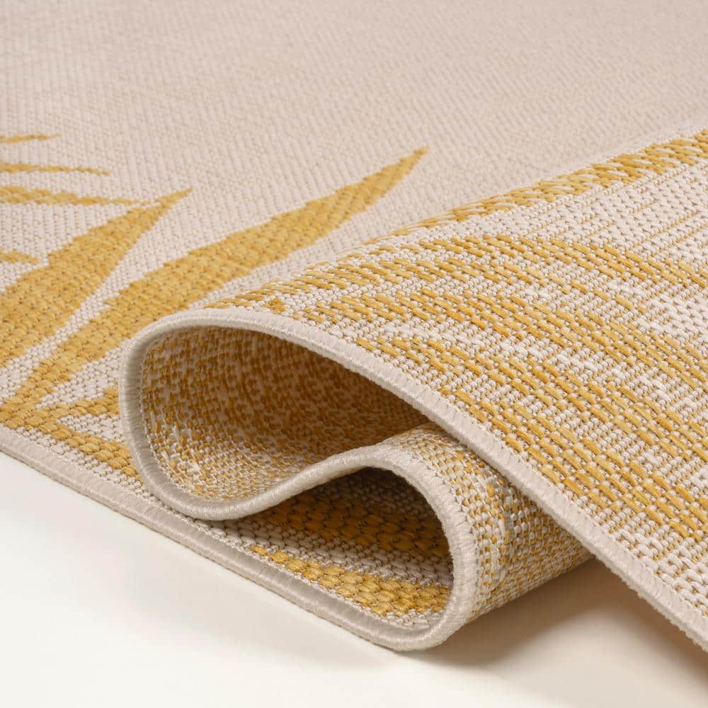 Isla Yellow and Cream Synthetic 4' x 6' Reversible Area Rug
