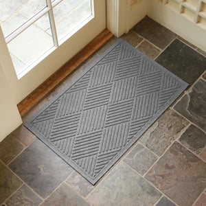 Waterhog Diamonds 23 in. x 35 in. PET Polyester Indoor Outdoor Door Mat Medium Gray