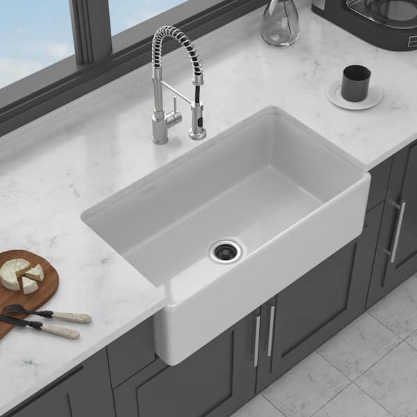 Reversible 33 in. Farmhouse Single Bowl White Ceramic Kitchen Sink with Strainer