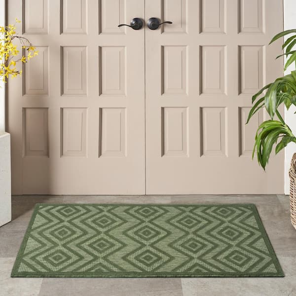 Versatile Green 2 ft. x 4 ft. Diamond Contemporary Indoor Area Rug