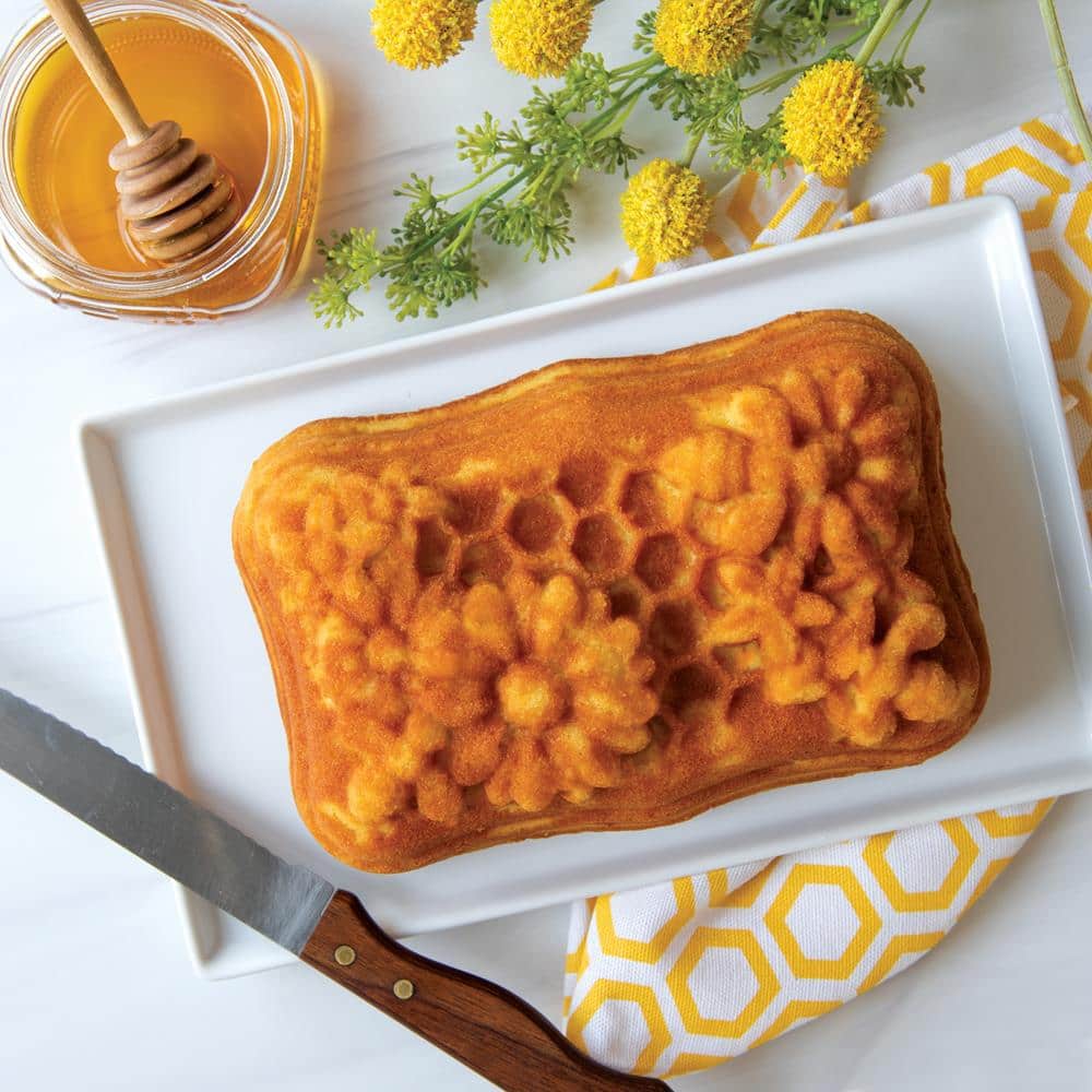 Gold Honeycomb Non-stick Aluminum Loaf Pan