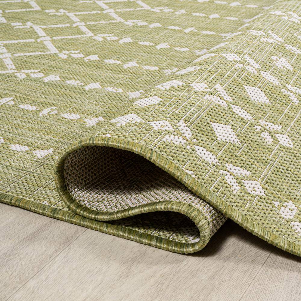 Moroccan Geometric Light Green and Cream 5' x 7' Indoor/Outdoor Rug