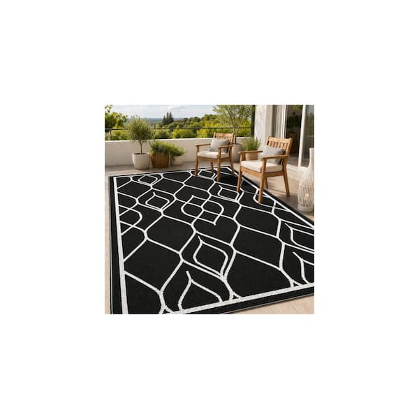 Black and White 8 X 10 ft. Plastic Waterproof Outdoor and Indoor Area Rug, for Patio, Picnic, Backyard