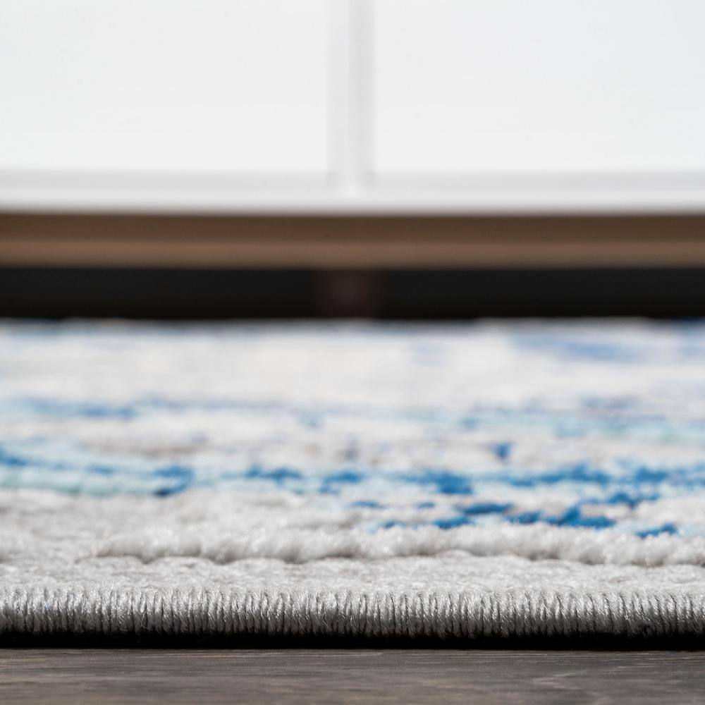Paisley High-Low Light Gray and Blue Synthetic Indoor/Outdoor Rug
