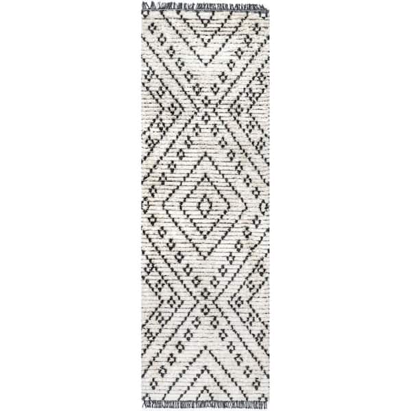 nuLOOM Lara Soft Shaggy Textured Diamond Fringe Beige 2 ft. 8 in. x 8 ft. Runner Rug