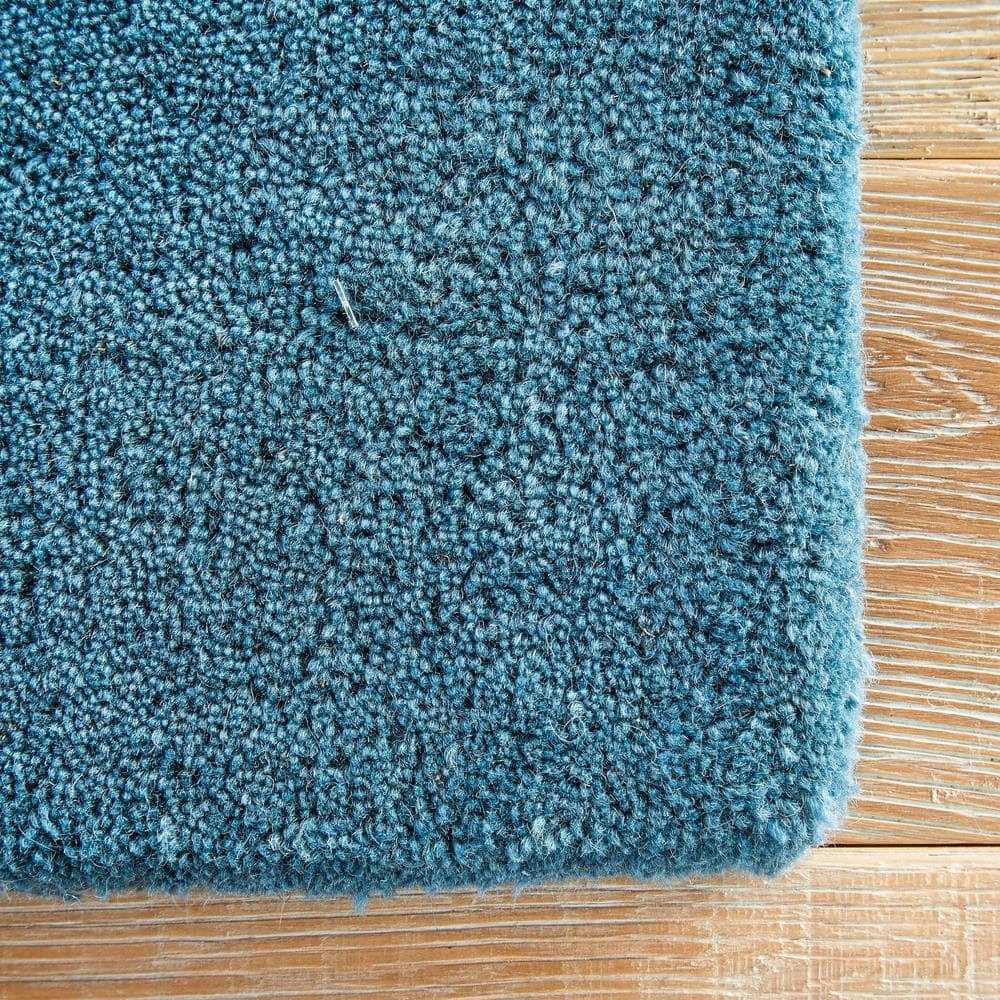 Handmade Blue Tufted Wool and Silk Rug 2' x 3'