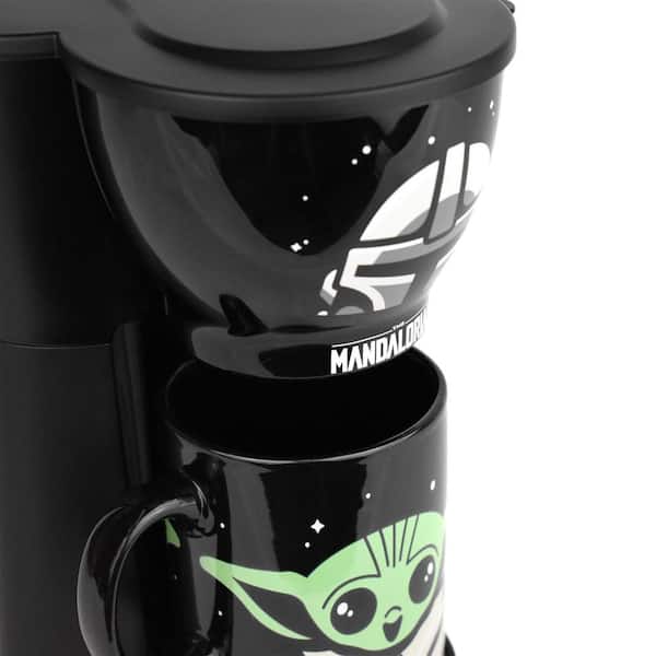 https://images.thdstatic.com/productImages/370dad91-d6b5-4606-8879-8f15fc79cfb6/svn/black-uncanny-brands-drip-coffee-makers-cm-srw-man1-76_600.jpg