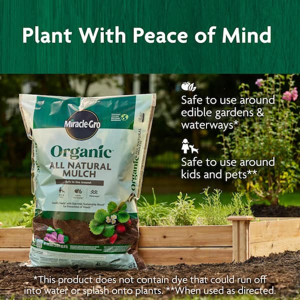 Miracle-Gro Organic All Natural Mulch 1.5 cu. ft. Shredded Bagged