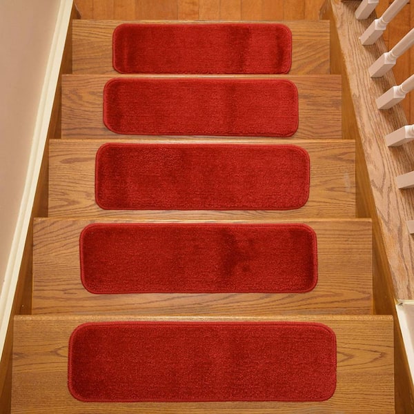 Comfortable Collection Red 7 inch x 24 inch Indoor Carpet Stair Treads Slip Resistant Backing (Set of 7)