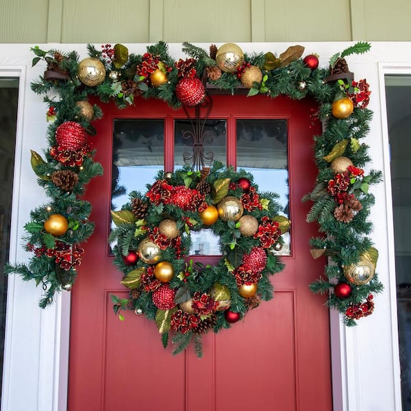 　Decorated Christmas Wreath Amazon.com: Christmas Lighted Wreath for Front Door, 28 Inches Pre
