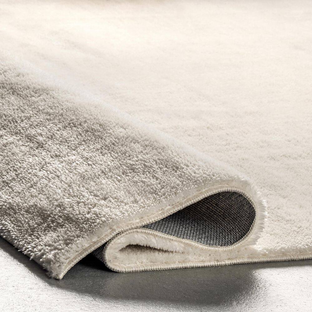 White 4' x 6' Solid Shag Machine Washable Area Rug