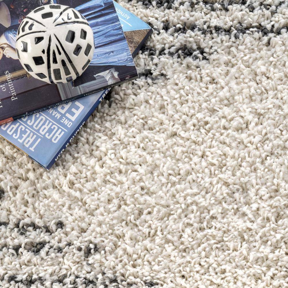 Off-White Diamond Shag Reversible Runner Rug, 2' 8" x 6'