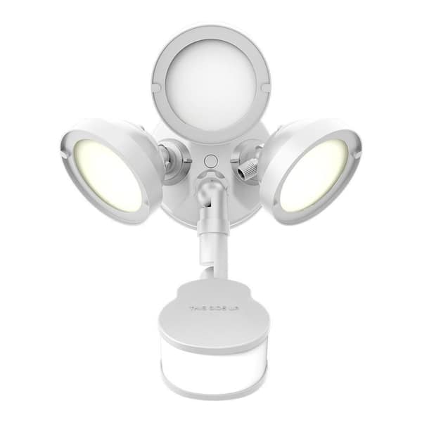 HALO TGS 27 Watt Equivalent 3000 Lumen 270° White Motion Sensor Integrated LED Comm Flood Light with Round Triple Head