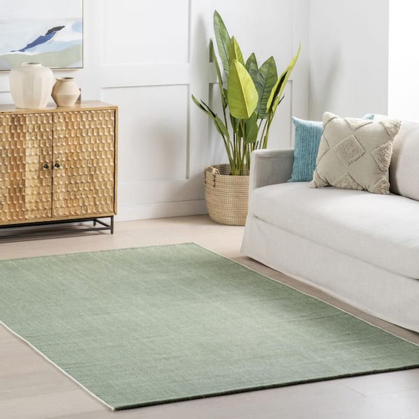 Salima Solid Green 5 ft. x 8 ft. Outdoor Area Rug