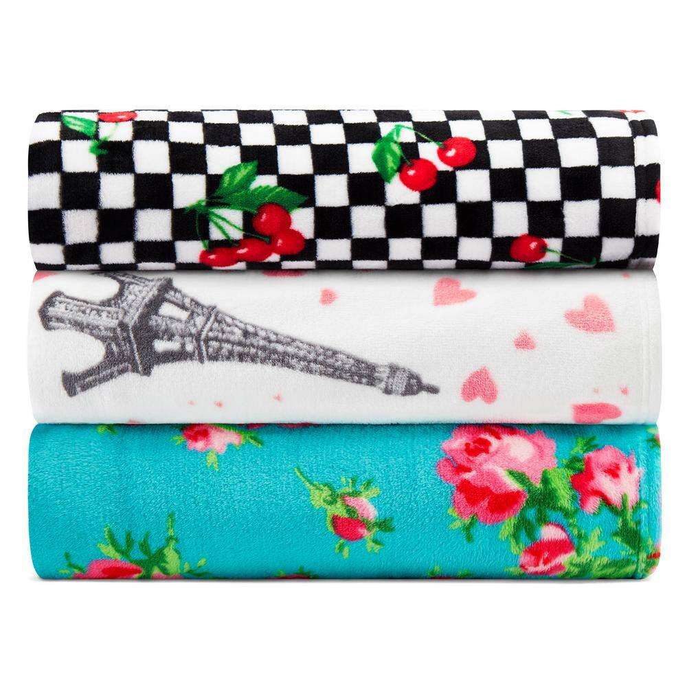 Paris Love Pink Ultra Soft Fleece Throw Blanket
