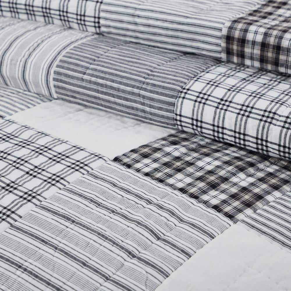 Sawyer Mill Black and White Cotton Patchwork Queen Quilt