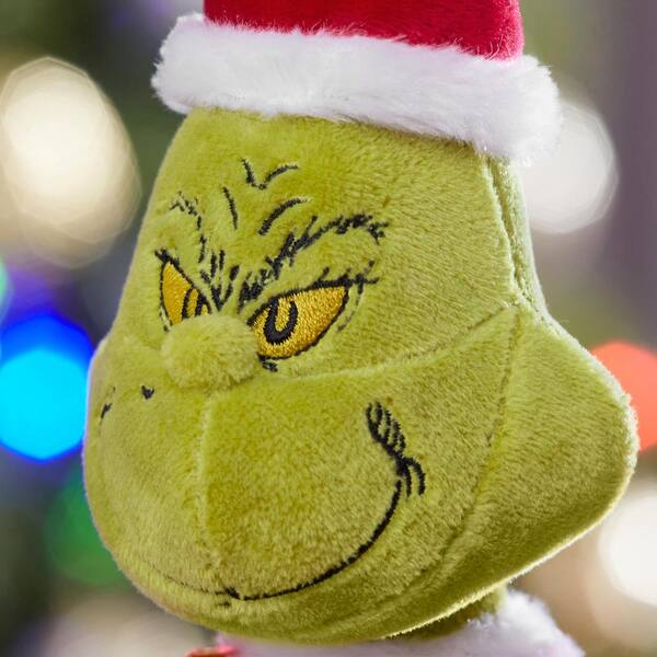 https://images.thdstatic.com/productImages/379f18fd-c5a8-4000-a061-3c8c0551a010/svn/grinch-christmas-figurines-21gm18236-a0_600.jpg