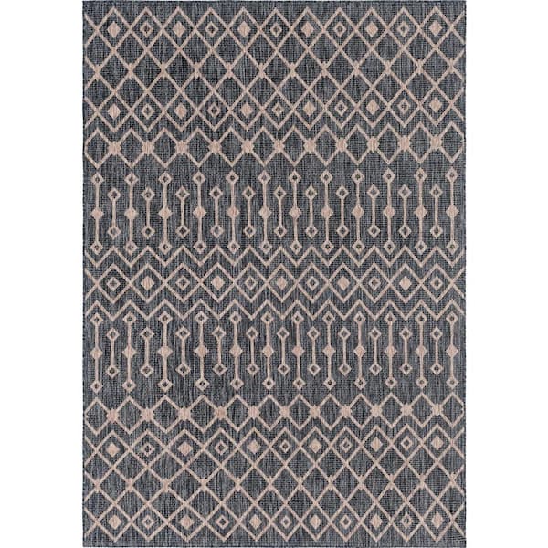 Unique Loom Charcoal/Gray Tribal Trellis Outdoor 7 ft. x 10 ft. Area Rug