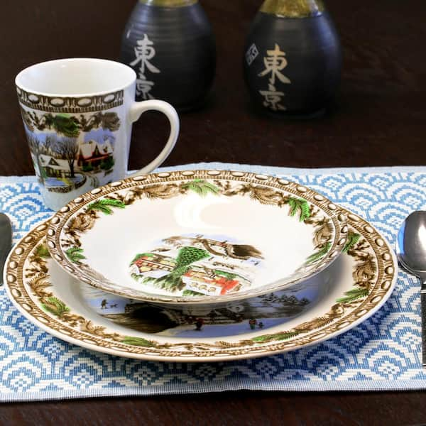 Christmas Toile 16-Piece Holiday Assorted Porcelain Dinnerware Set (Service for 4)