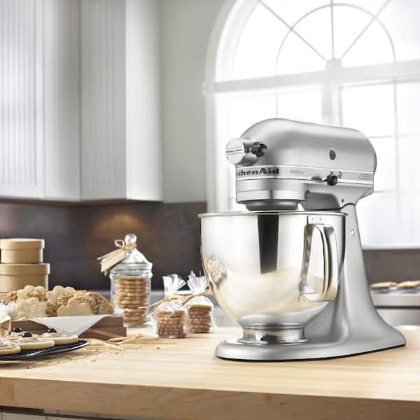Fjord Afsnit kat KitchenAid Artisan 5 Qt. 10-Speed Silver Stand Mixer with Flat Beater,  6-Wire Whip and Dough Hook Attachments KSM150PSCU - The Home Depot