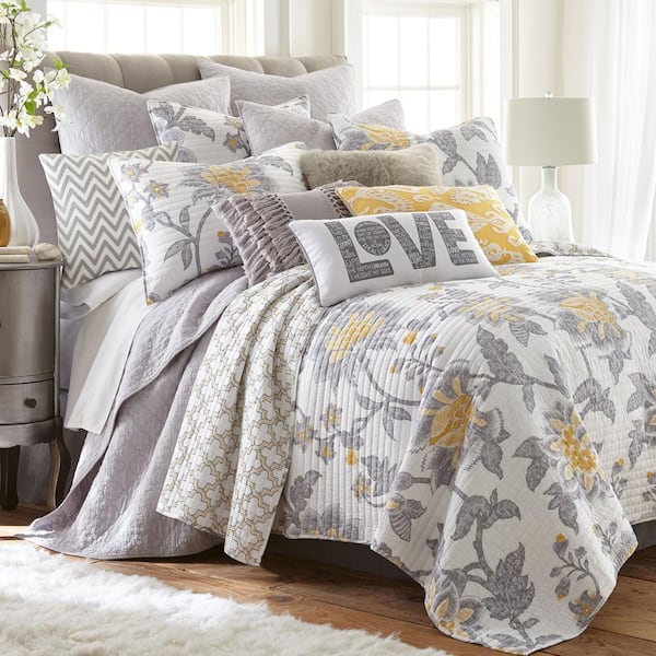 LEVTEX HOME Reverie 3-Piece White, Grey, Yellow Floral Cotton Full/Queen Quilt Set