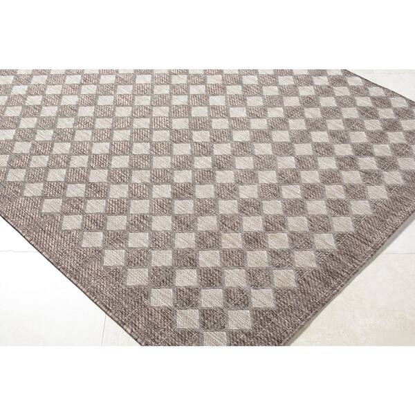 Galey Alix Mulberry 2 ft. 7 in x 7 ft. 3 in. Indoor/Outdoor Area Rug, Brown