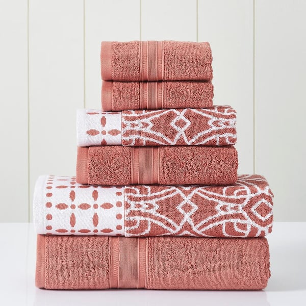 https://images.thdstatic.com/productImages/38336386-009c-4d21-80aa-98dda3ece5e3/svn/clay-modern-threads-bath-towels-5ydjqmoe-cly-st-c3_600.jpg