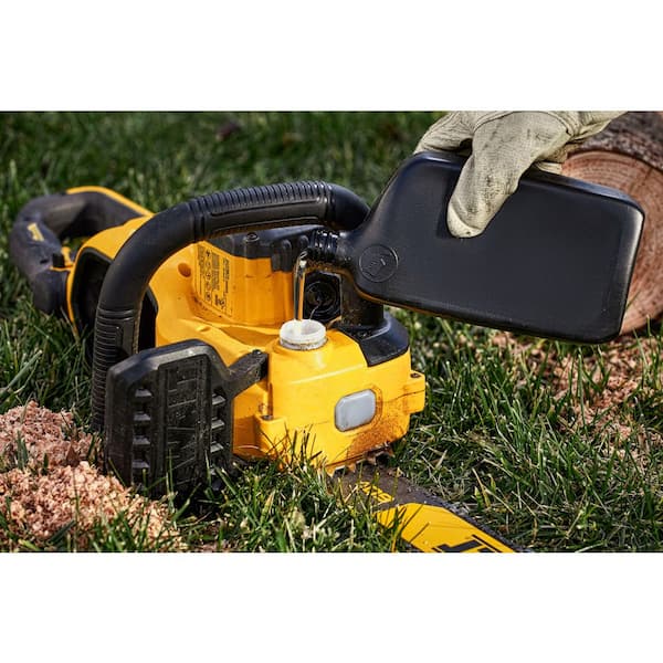 FLEXVOLT 60V MAX 18 in. Brushless Cordless Chainsaw Kit with (1) 3.0 Ah Battery and Charger