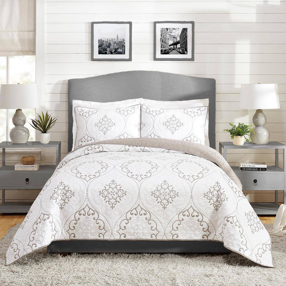 Gray and White Cotton King Reversible Quilt Set