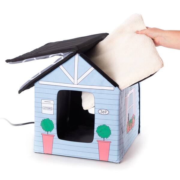 outdoor kitty cottage