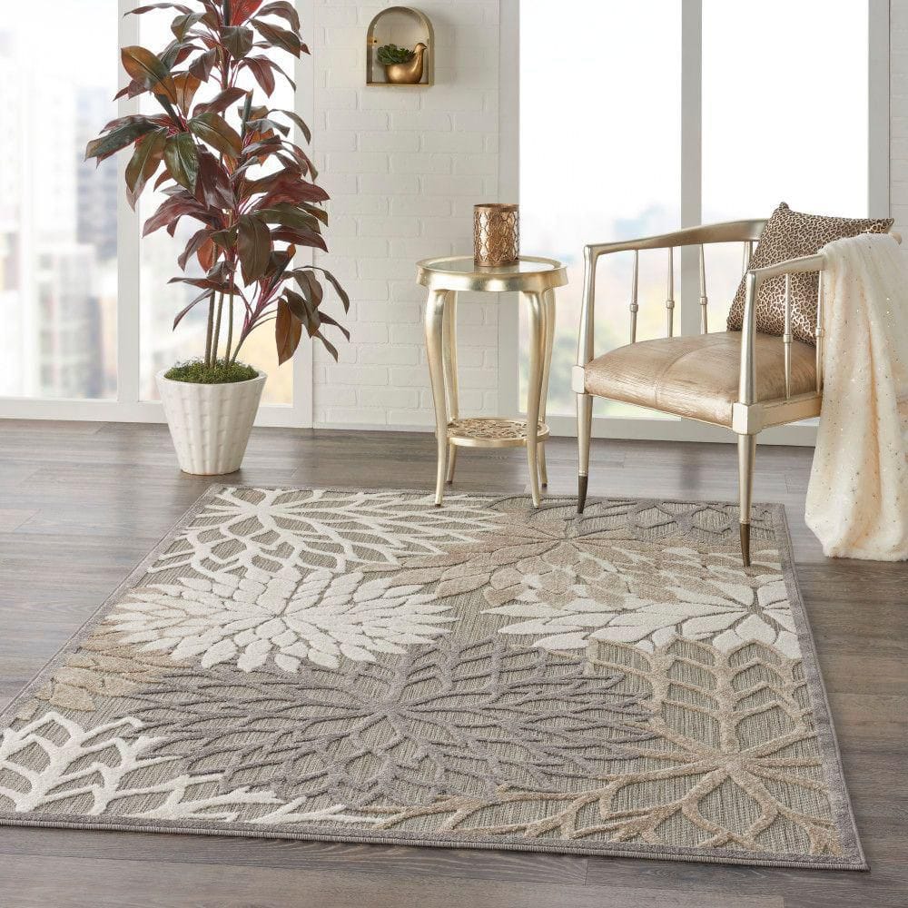 Handwoven Traditional Floral Medium Rug in Gray and Brown