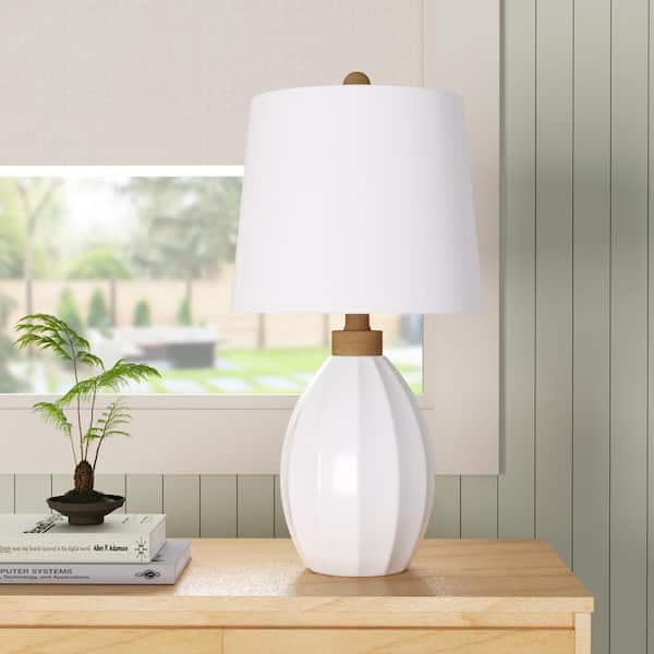 Maxax Sacramento 23.5-In White Ceramic Table Lamp with White Linen Lampshade