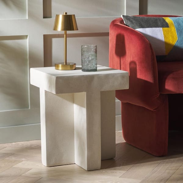 SAFAVIEH Aldrich 14.5 in. White Square Concrete End Table