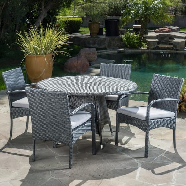 Noble House Nasir Grey 5-Piece Faux Rattan Circular Outdoor Dining Set with Grey Cushion