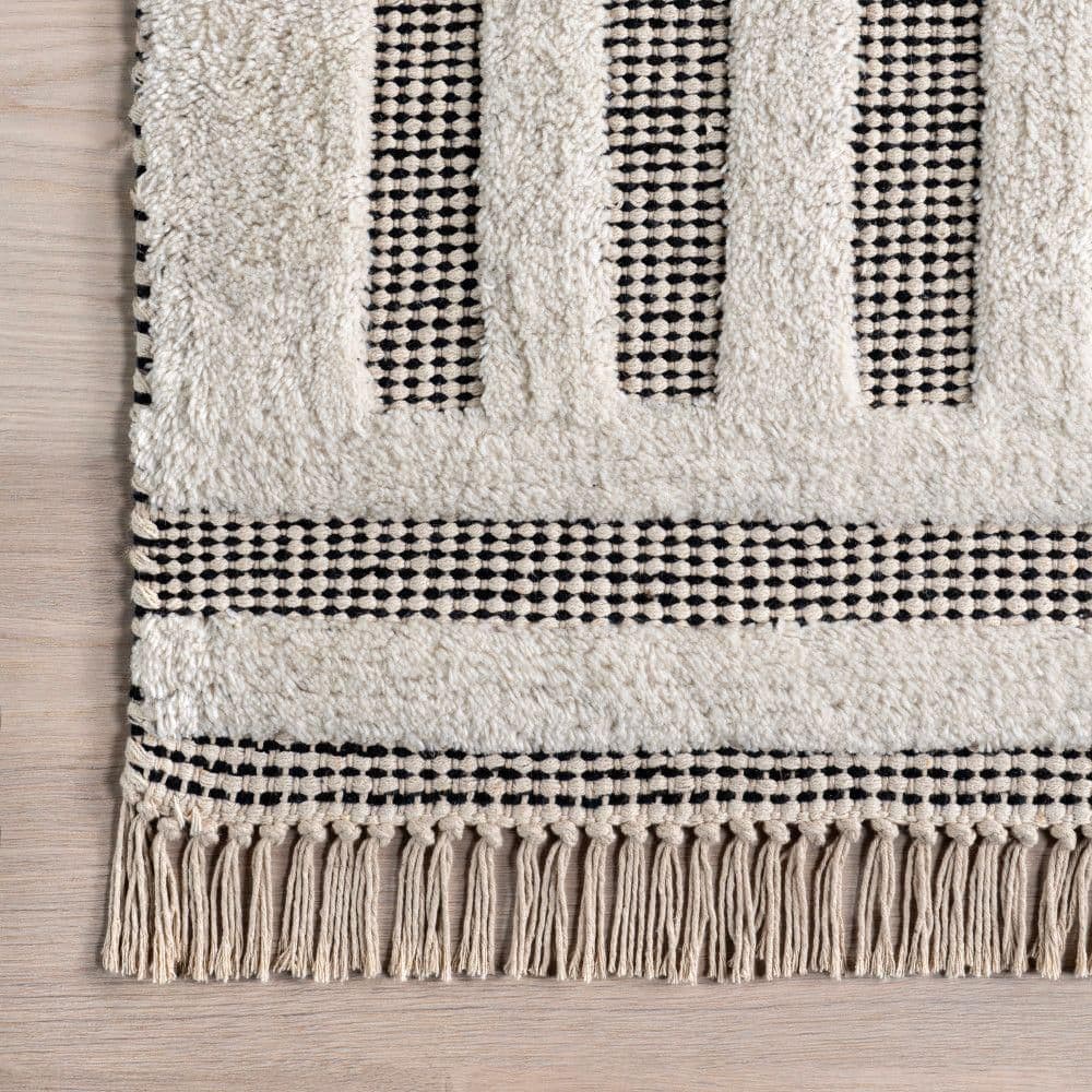 Ivory Tufted Rectangular Wool and Cotton Area Rug, 5' x 8'