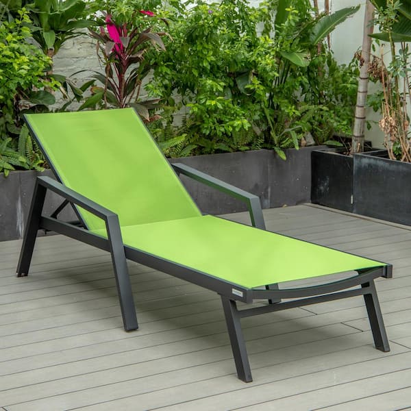 Leisuremod Marlin Outdoor Patio Chaise Lounge Chair with Arms in Black Aluminum Reclining Backrest Mesh Sling Seat in Green