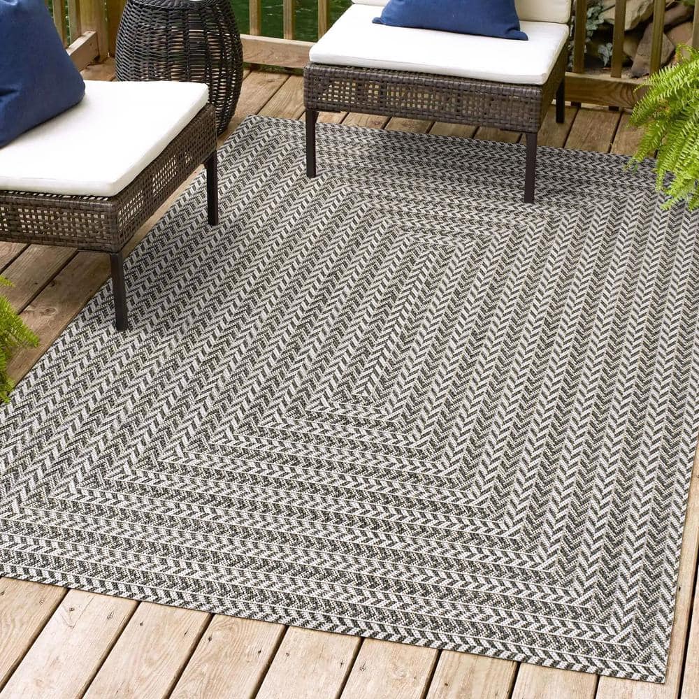 4' x 6' Black and Light Gray Geometric Synthetic Area Rug
