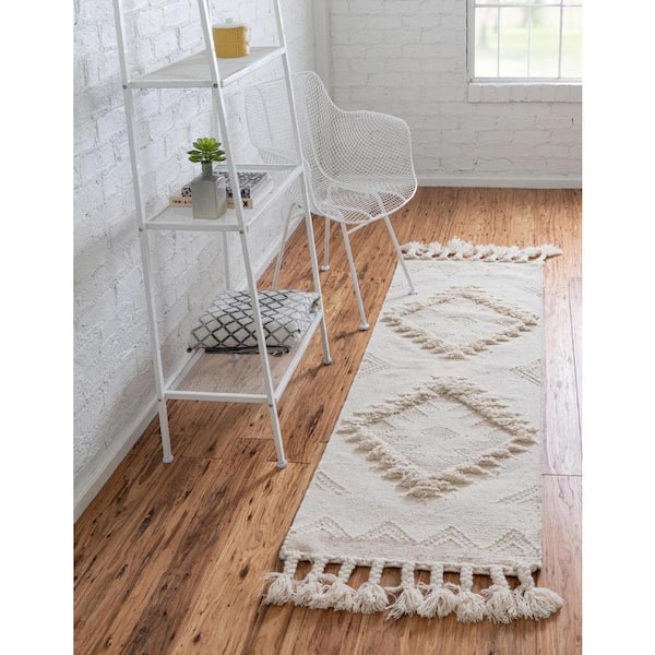 Mesa Papago Ivory 2' 7 x 13' 1 Area Rug