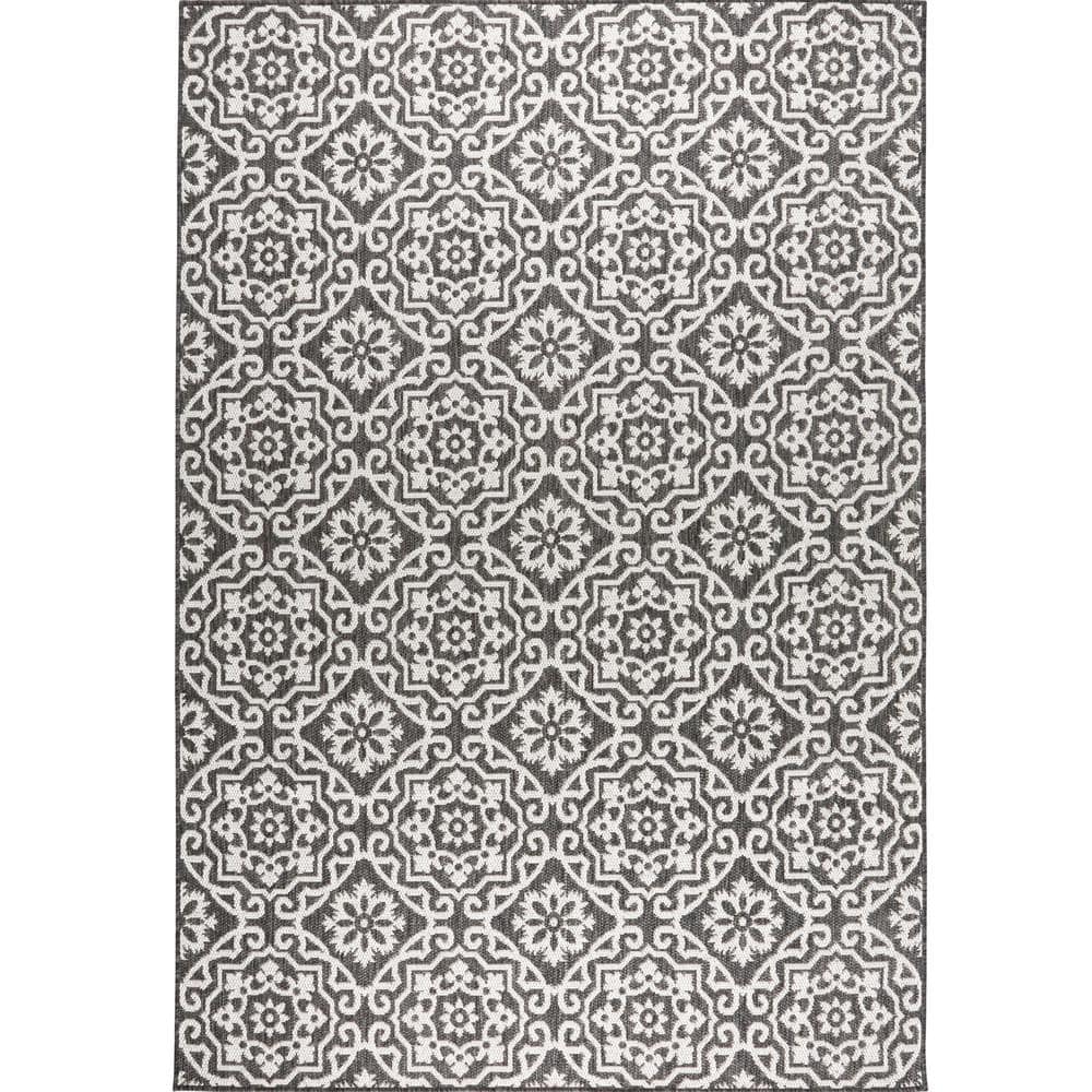 Danica Medallion Black & Gray Synthetic Indoor/Outdoor Rug - 3'11"x5'2"