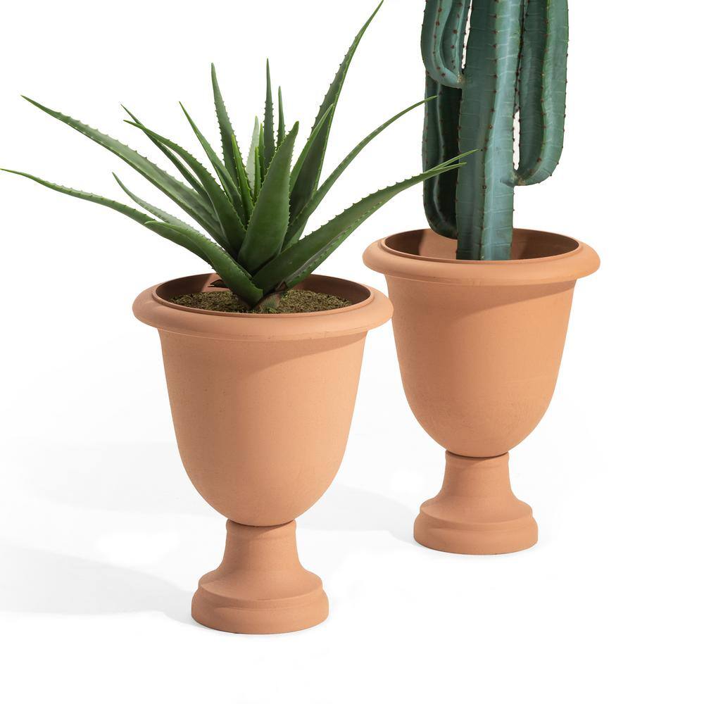 https://images.thdstatic.com/productImages/39264616-baf5-48a8-8a06-2ca70fbf6ca1/svn/terra-cotta-glitzhome-plant-pots-2022800012-64_1000.jpg