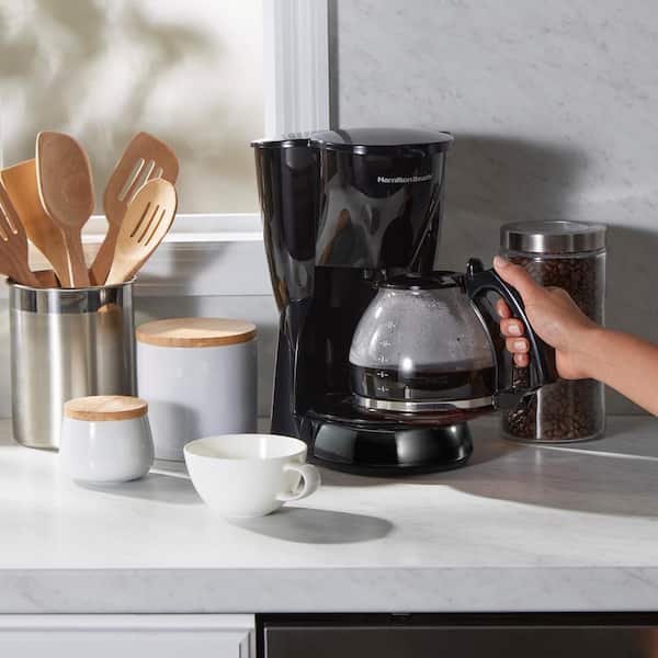https://images.thdstatic.com/productImages/39319a4a-5ff6-43ad-9045-b8274229b539/svn/black-hamilton-beach-drip-coffee-makers-49316r-31_600.jpg