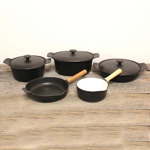 Ron 8-Piece Cast Iron Cookware Set in Black