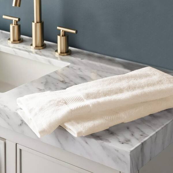 Delara 100% Organic Cotton Luxuriously Plush Hand Towel GOTS