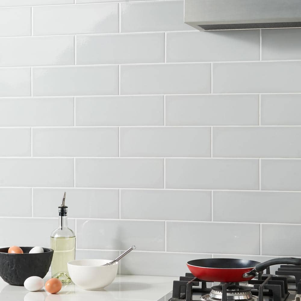 Light Gray Polished Porcelain Subway Wall Tile 3.93 x 11.81 in