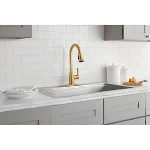 Sadira Single-Handle Pull-Down Sprayer Kitchen Faucet in Matte Gold