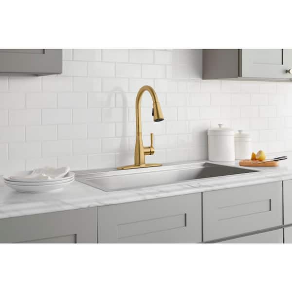 Sadira Single-Handle Pull-Down Sprayer Kitchen Faucet in Matte Gold