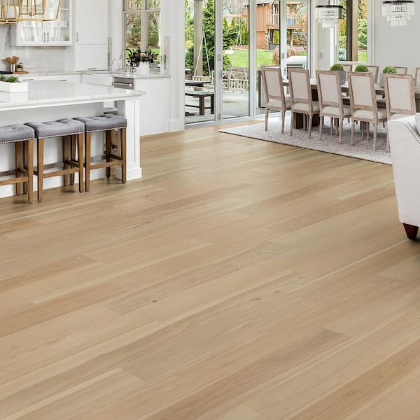 Notting Hill Hickory 3/8 in. T x 5 in. W Water Resistant WB Click-Lock Engineered Hardwood Flooring (19.7 sq. ft./Case)