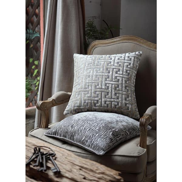Home Gold Geometric 18 in Throw Pillow Cover M602269 The Home