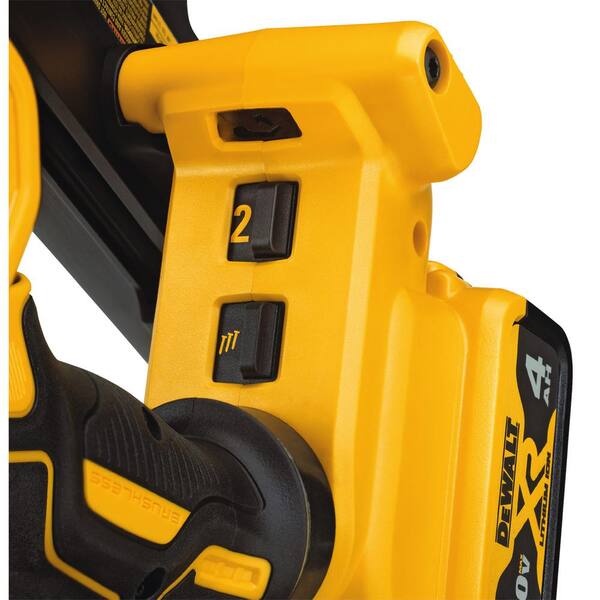 DEWALT - 20-Volt MAX XR Lithium-Ion 21° Cordless Framing Nailer Kit and Brushless 7-1/4 in. Circular Saw (Tool Only)