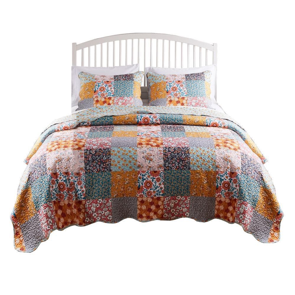 King Pink Microfiber Reversible Patchwork Quilt Set